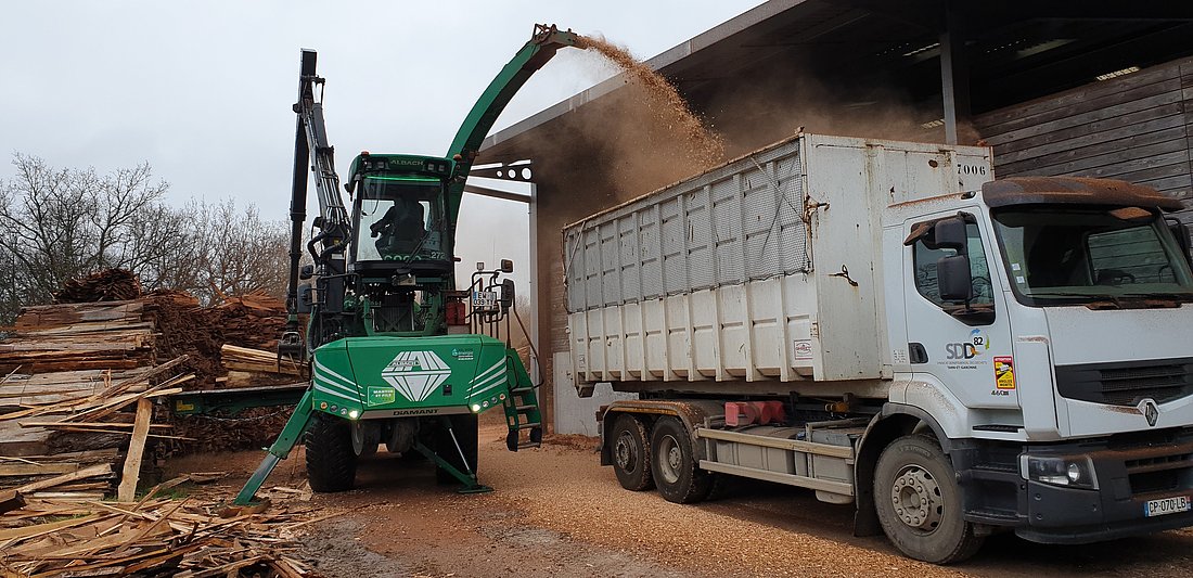 photo de broyage sur la plateforme bois énergie